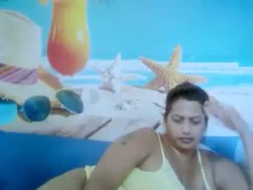 Cute desi girl shows boobs to skype