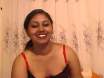 Sexy Big Boobs Aunty Strip to Show Her Big Boobs on Cam