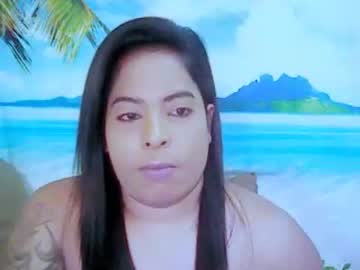 Sexy Desi Bhabhi Showing Her Boobs in Live webcam Show